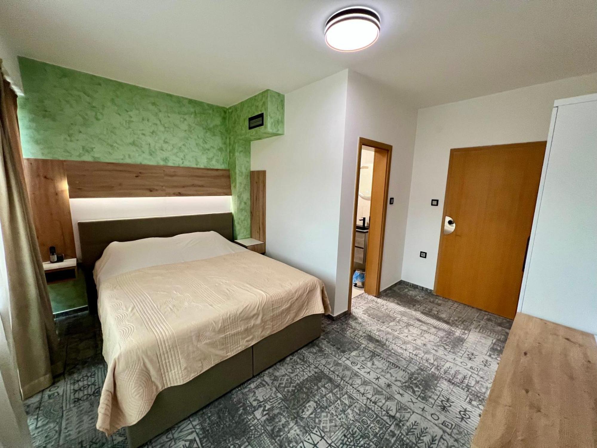 Hotel Brkic Sarajevo Airport - Free Parking Exterior photo