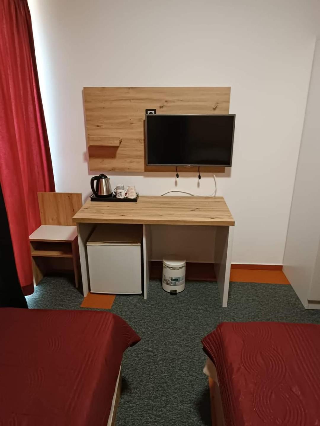 Hotel Brkic Sarajevo Airport - Free Parking Exterior photo